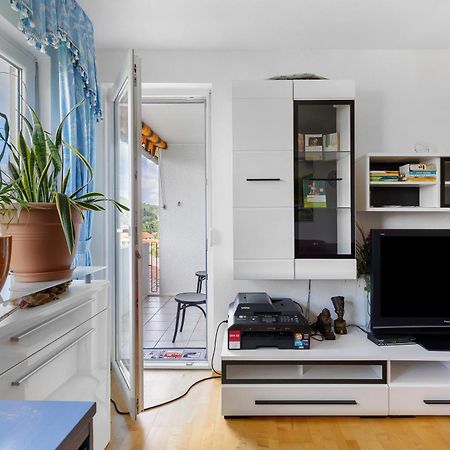 Helle, Ruhige Dachwohnung Eningen unter Achalm エクステリア 写真